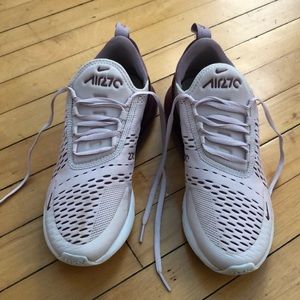 Nike AirMax Sneakers